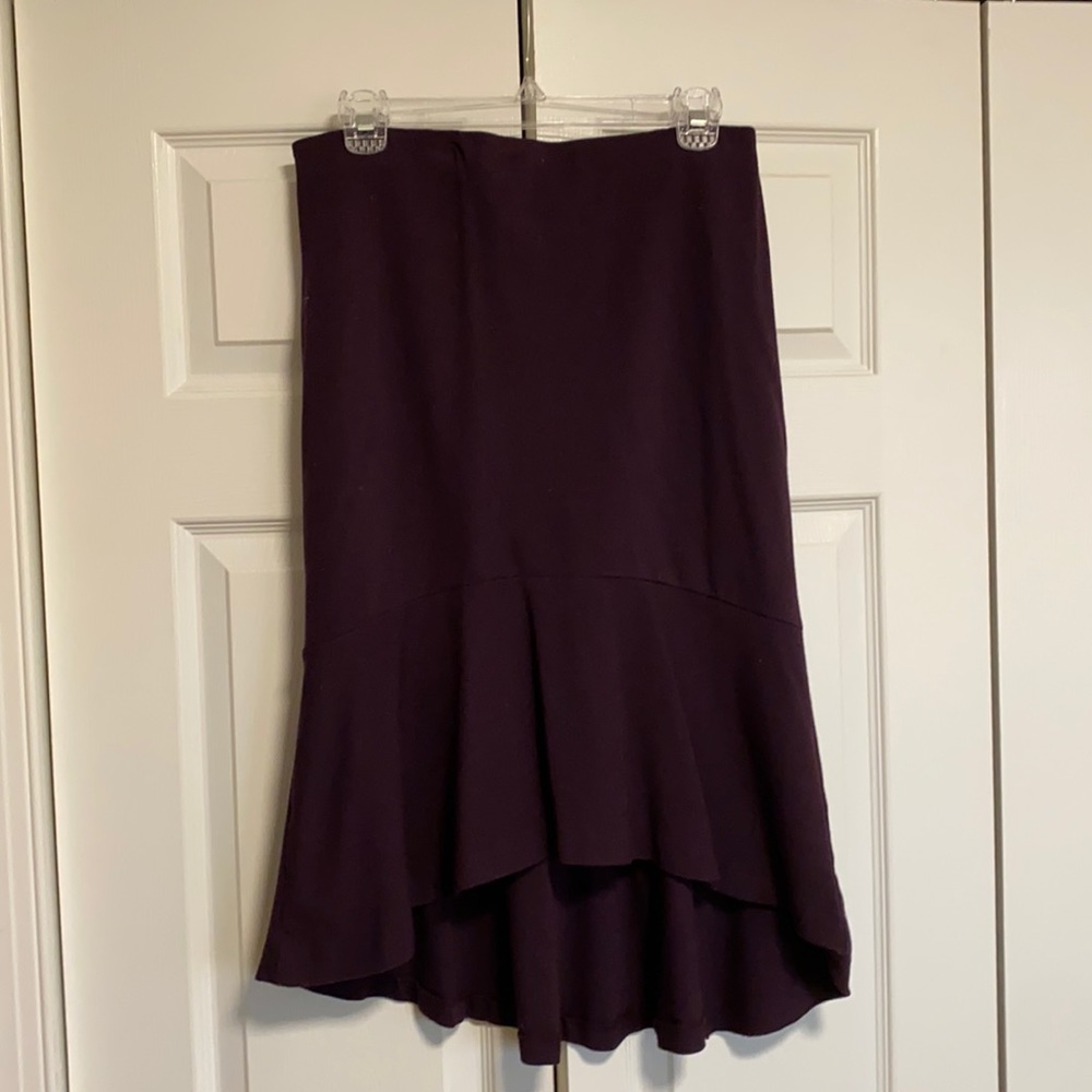 Ann Taylor flair out Skirt. Size 4.